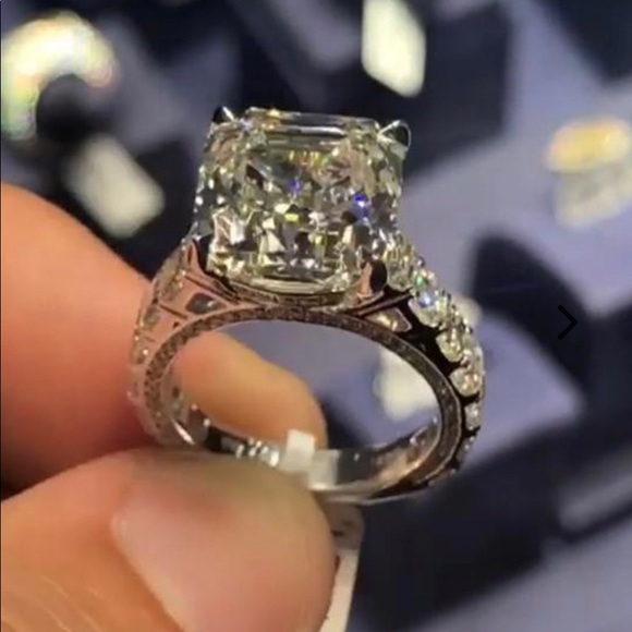 💎5.CT Sterling Silver Ring 💍 One Available. - Picture 2 of 9